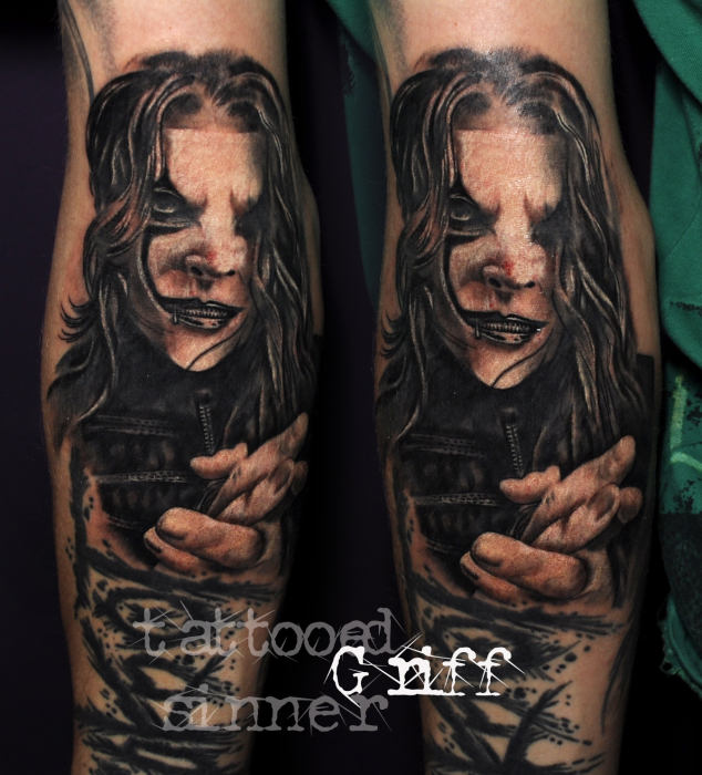 Татуировки Джеймс Рут Slipknot в стиле Реализм, Портретизм, Черно-СераяПредплечье / Каталог тату-салонов и мастеров